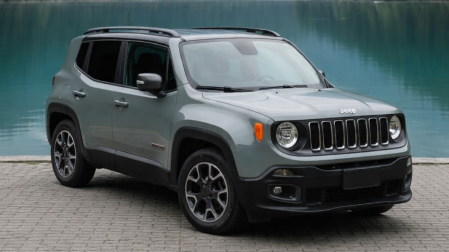 Jeep Regenade Trailhawk серый - основной вид